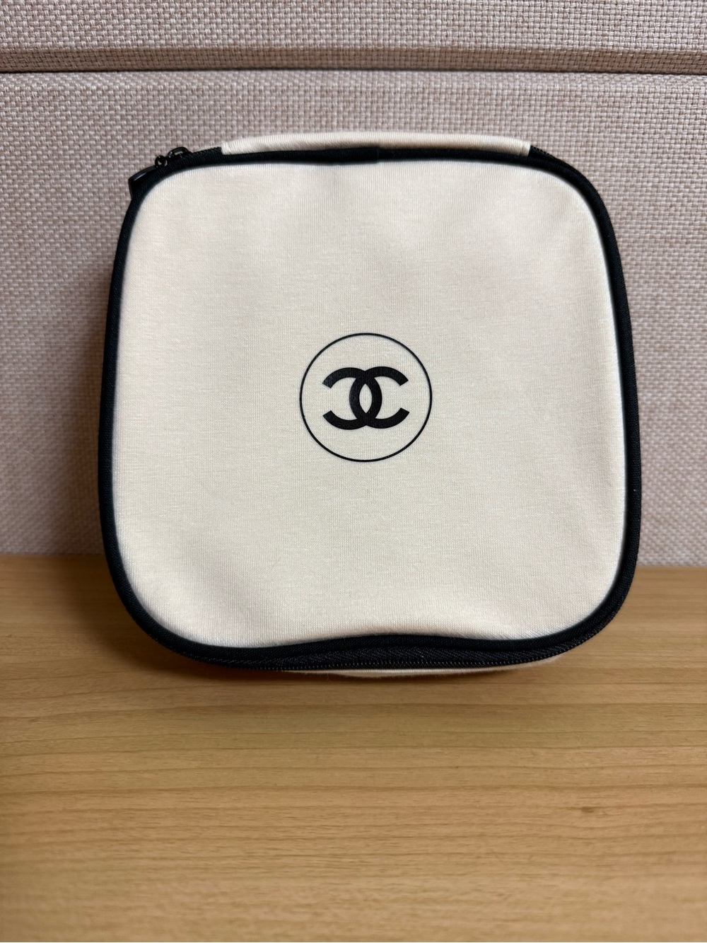 💛💛NEW CHANEL Les Beiges Travel Makeup Bag Cosmetic Pouch💛💛